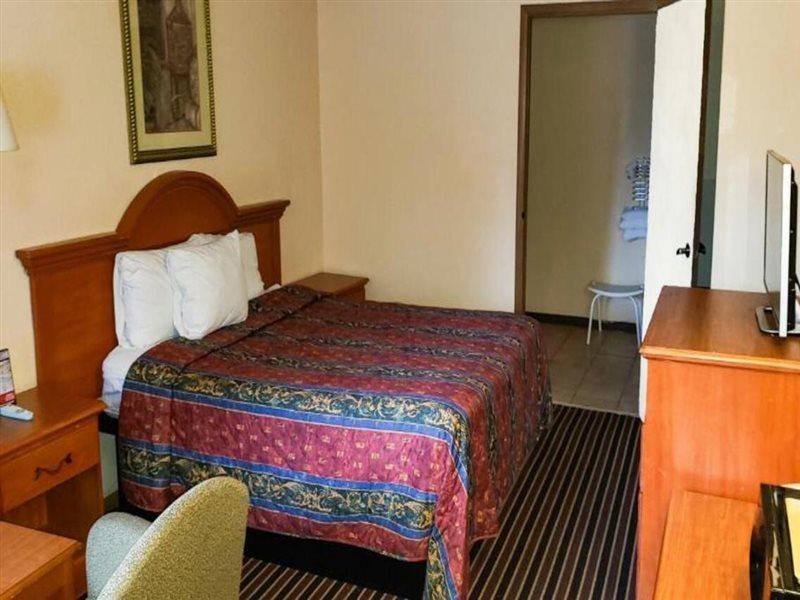 Knights Inn Гринвилл Экстерьер фото