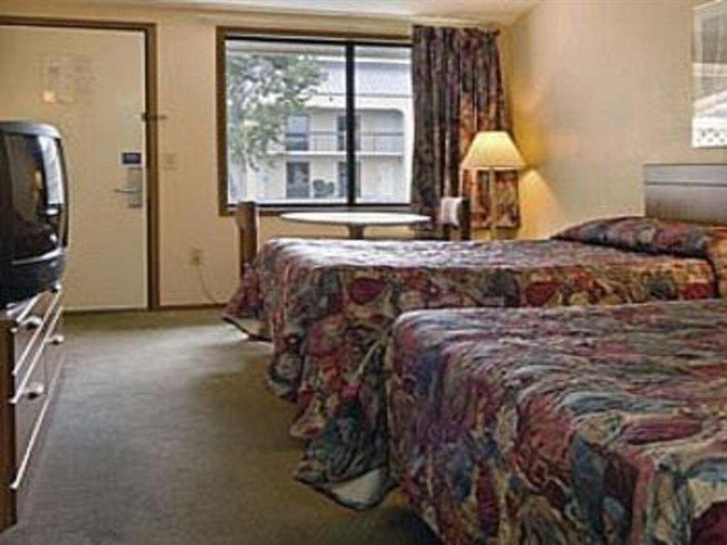 Knights Inn Гринвилл Экстерьер фото